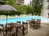 la piscine + bar en terrasse